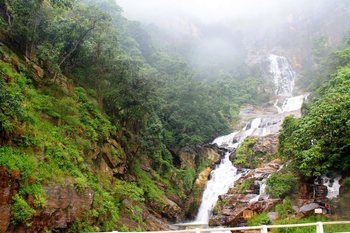 Водоспад на Шрі-Ланці