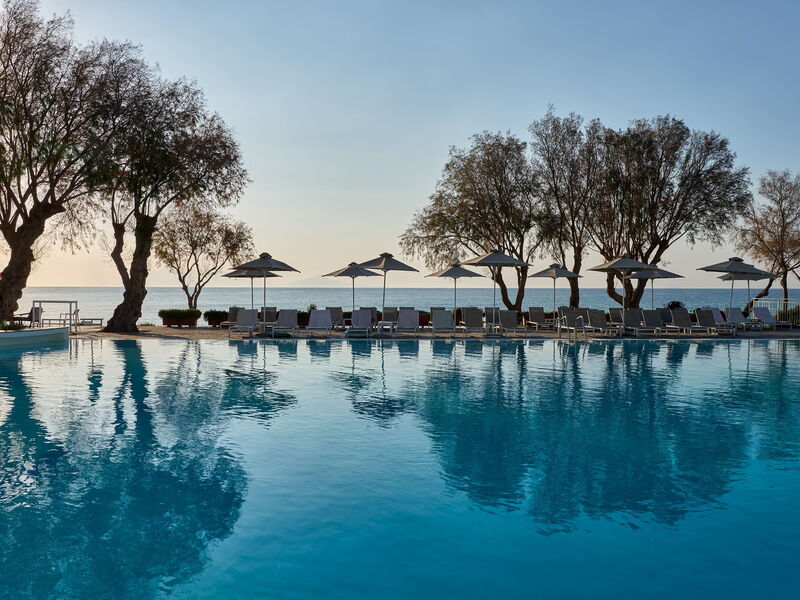 Grand Blue Beach Hotel
