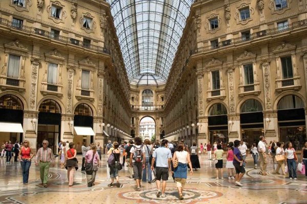 Розпродажі в Італії влітку