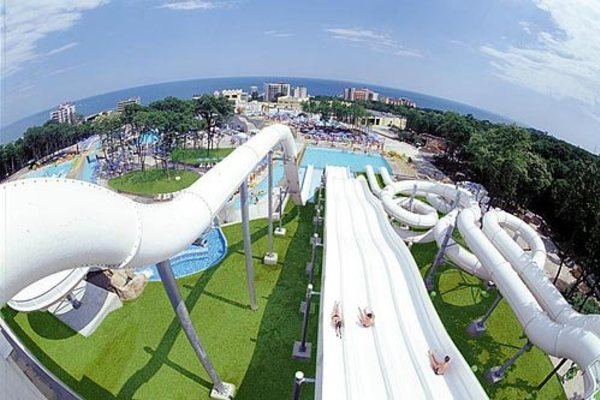 Акваполіс аквапарк у Болгарії