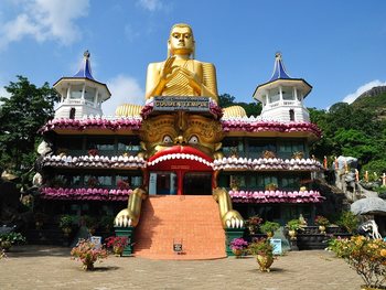 Печерний храм Дамбулла на Шрі-Ланці