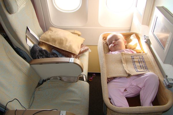 переліт з немовлям