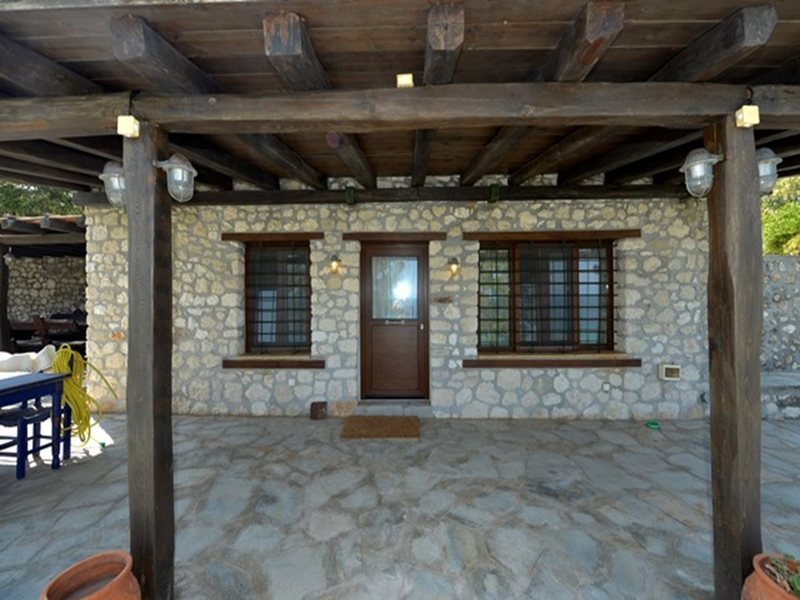 1 Bedroom Detached House In Ierissos RE0397   262942