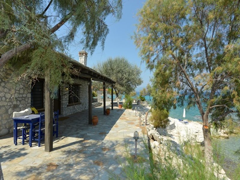 1 Bedroom Detached House In Ierissos RE0397   262947