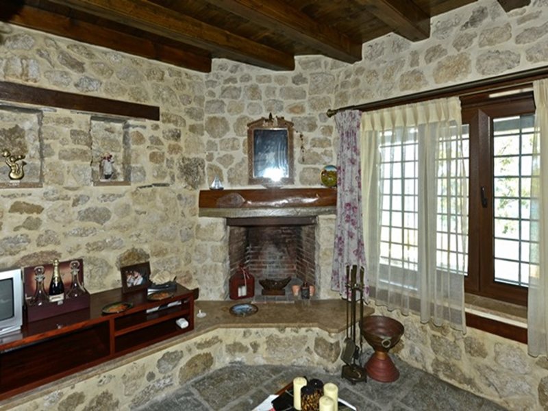 1 Bedroom Detached House In Ierissos RE0397   262950