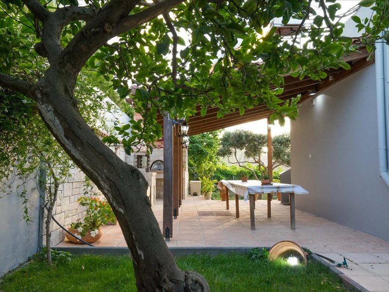 1 Bedroom Detached House In Patsides RE0434 262958