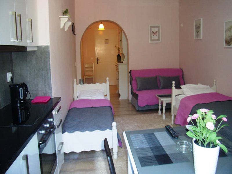 1 Bedroom Flat in Ipsos RE0504 263186