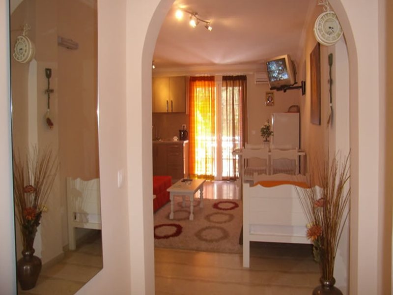 1 Bedroom Flat in Ipsos RE0506 263202