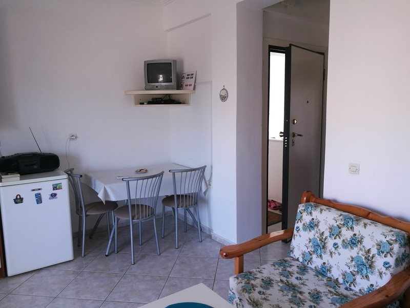1 Bedroom Flat in Kalithea RE0810 263214