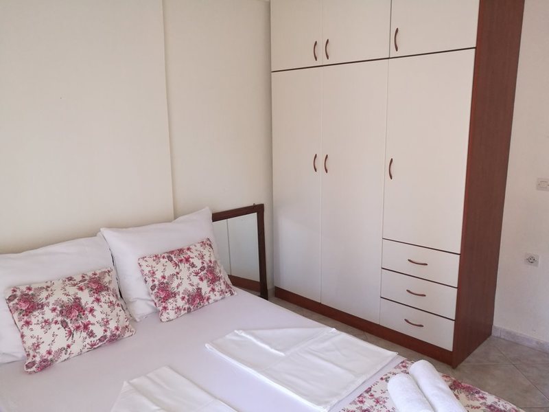 1 Bedroom Flat in Kalithea RE0810 263217