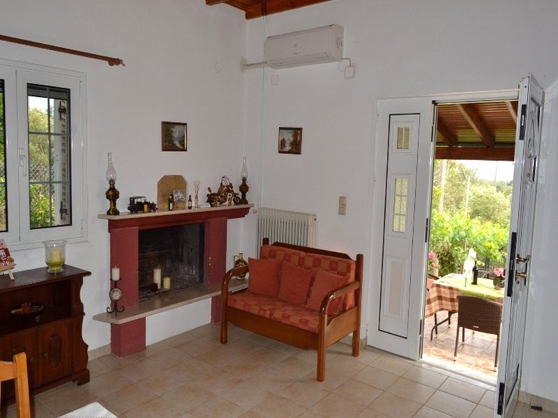 2 Bedroom Detached House in Chalikouna RE0610 263585