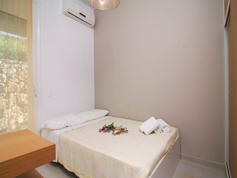 2 Bedroom Flat in Adele RE0463 263713