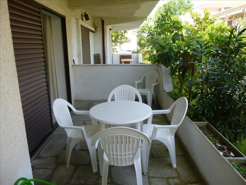 2 Bedroom Flat in Fourka RE0733 263932