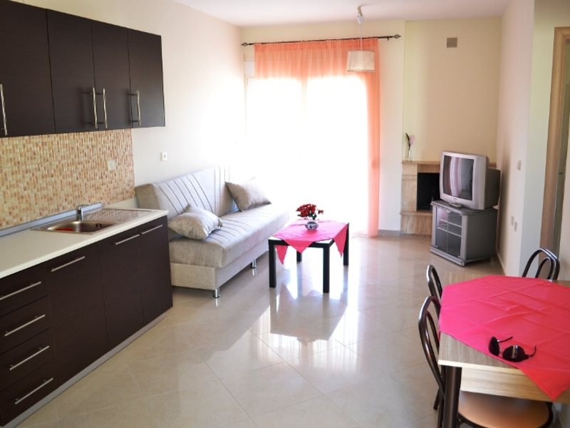 2 Bedroom Flat in Kalithea RE0261 264014