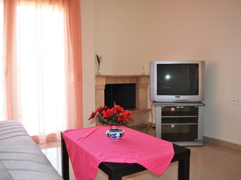 2 Bedroom Flat in Kalithea RE0261 264016