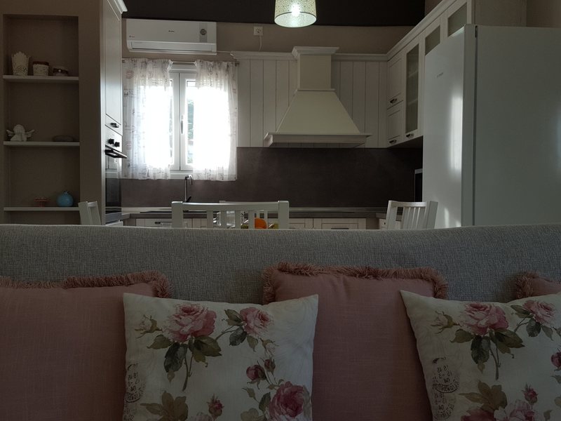 2 Bedroom Flat in Moraitika RE0699 264108