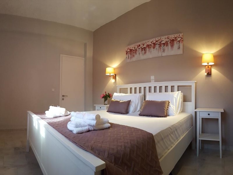 2 Bedroom Flat in Moraitika RE0699 264111