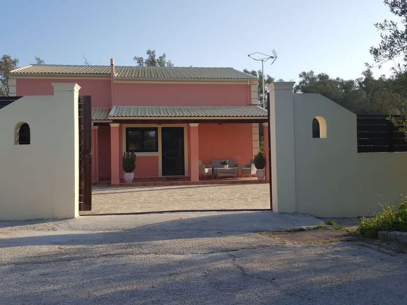 2 Bedroom Flat in Moraitika RE0699 264114