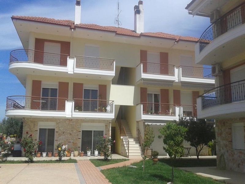 2 Bedroom Flat in Nea Plagia RE0539 264255