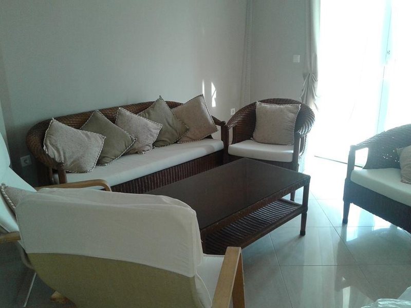 2 Bedroom Flat in Nea Plagia RE0541 264258