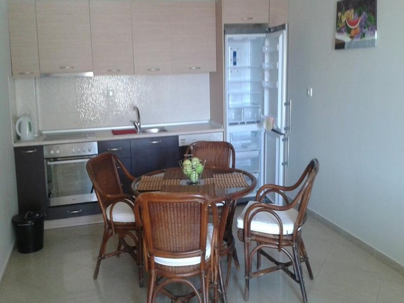 2 Bedroom Flat in Nea Plagia RE0541 264260