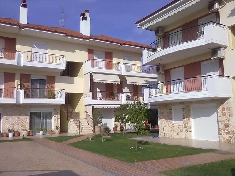 2 Bedroom Flat in Nea Plagia RE0541 264263