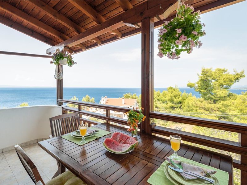 2 Bedroom Flat in Neos Marmaras RE0641 264304