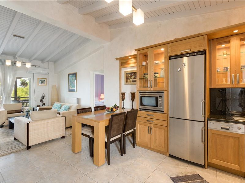 2 Bedroom Flat in Neos Marmaras RE0641 264313