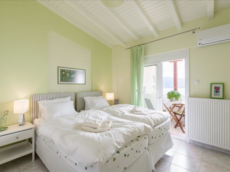 2 Bedroom Flat in Neos Marmaras RE0641 264321