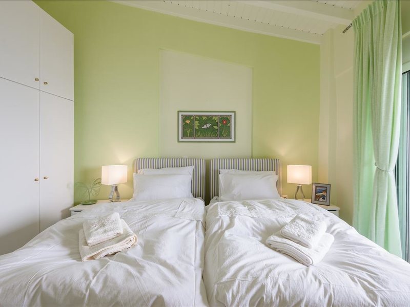 2 Bedroom Flat in Neos Marmaras RE0641 264323