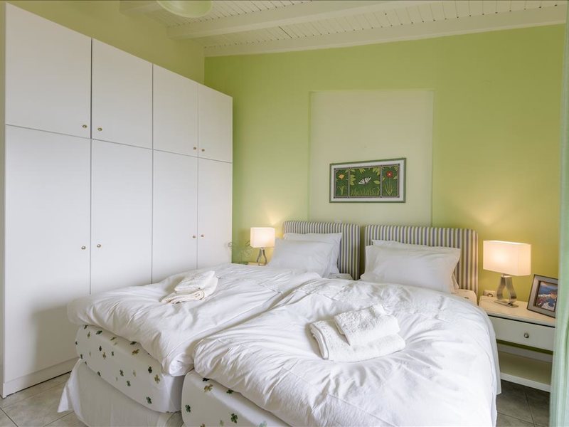 2 Bedroom Flat in Neos Marmaras RE0641 264324