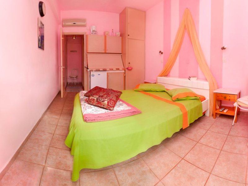 2 Bedroom Flat in Paleokastritsa RE0480 264385