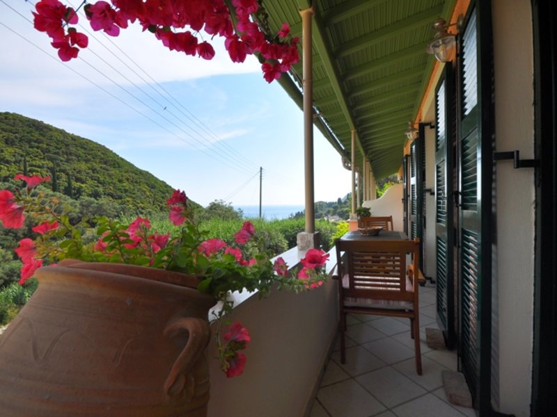 2 Bedroom Flat in Paleokastritsa RE0480 264390