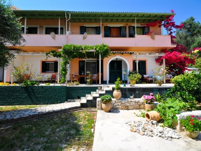 2 Bedroom Flat in Paleokastritsa RE0480 264392