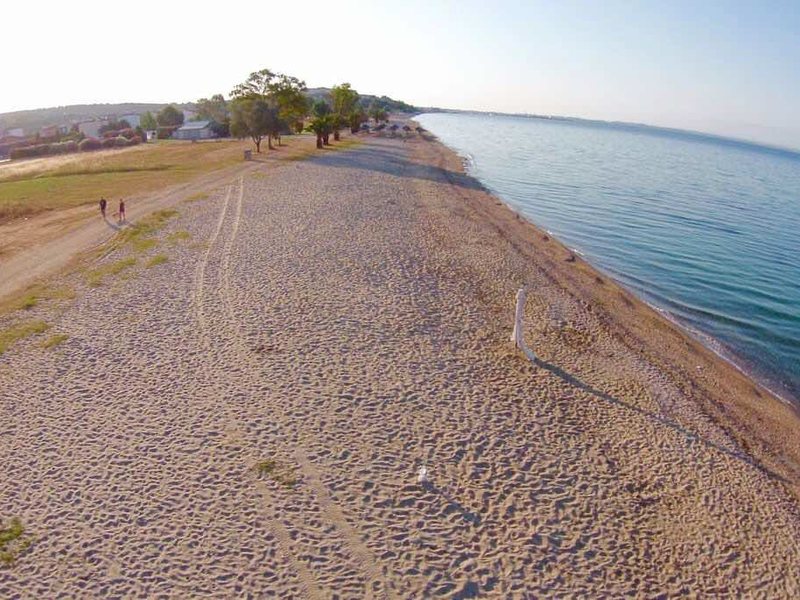 2 Bedroom Flat in Paralia Dionysioy RE0400 264408