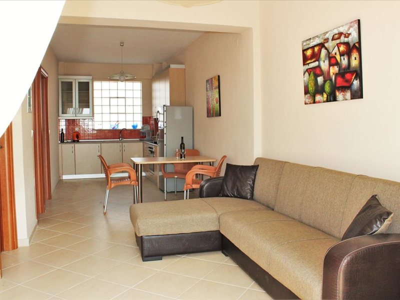 2 Bedroom Flat in Paralia Dionysioy RE0400 264414