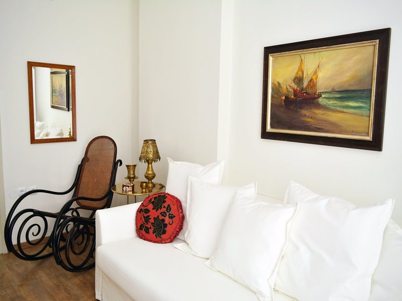 2 Bedroom Flat in Thessaloniki RE0772 264663