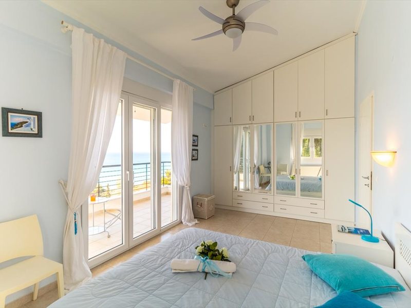 2 Bedroom Maisonette in Fourka RE0387 264810