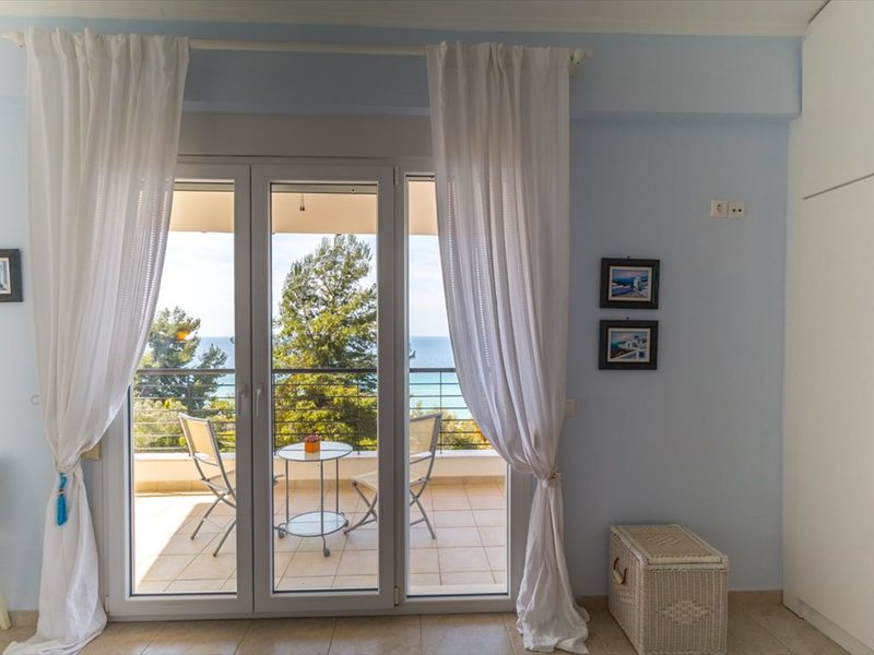 2 Bedroom Maisonette in Fourka RE0387 264811