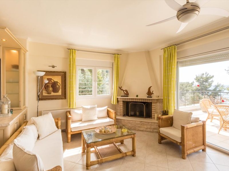 2 Bedroom Maisonette in Fourka RE0387 264820