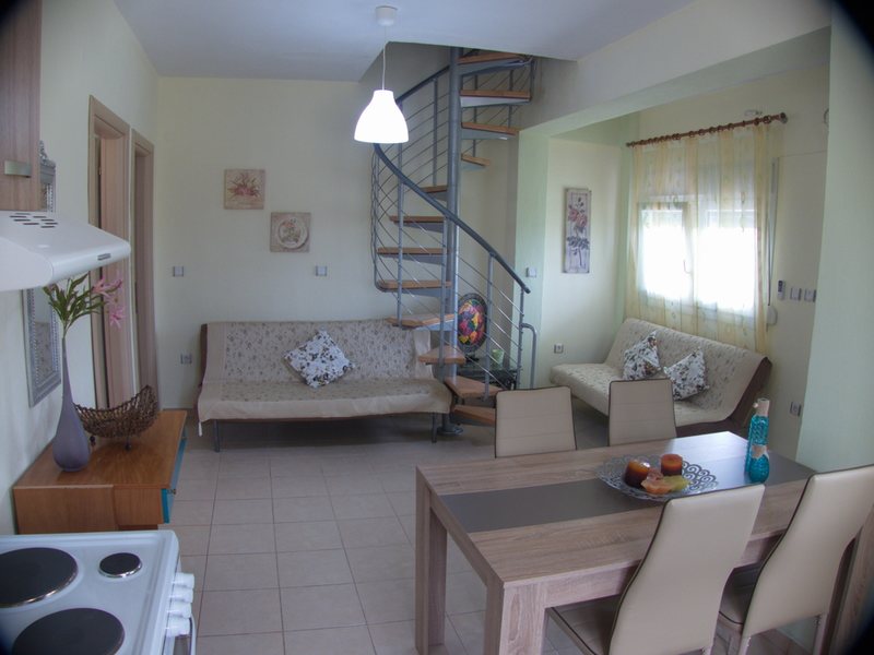 2 Bedroom Maisonette in Kassandreia RE0729 264929