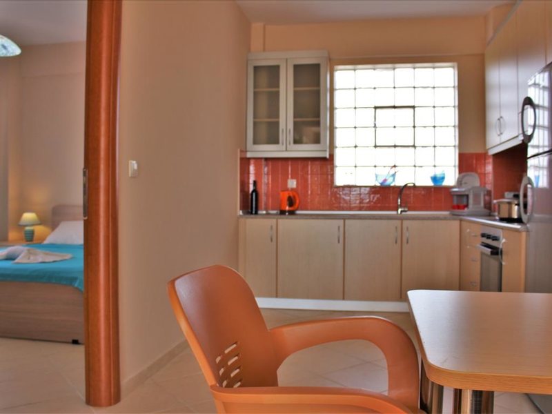 2 Bedroom Maisonette in Paralia Dionysioy RE0402 265187