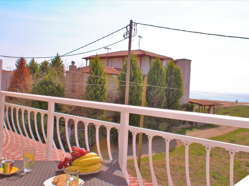 2 Bedroom Maisonette in Paralia Dionysioy RE0402 265194