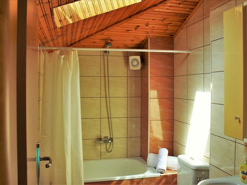 2 Bedroom Maisonette in Paralia Dionysioy RE0402 265199