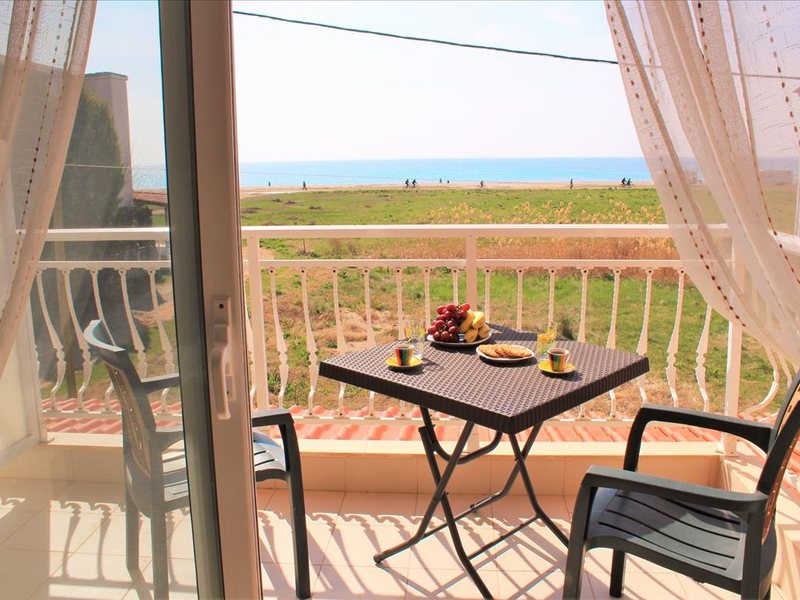 2 Bedroom Maisonette in Paralia Dionysioy RE0402 265200