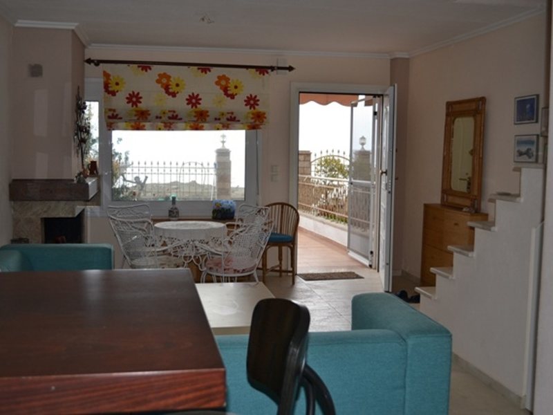 2 Bedroom Maisonette in Paralia Dionysioy RE0423 264993