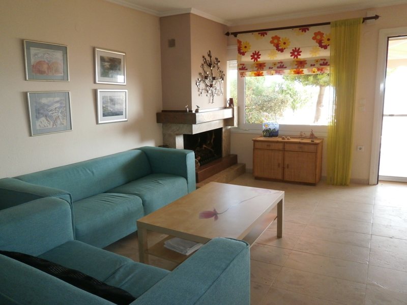 2 Bedroom Maisonette in Paralia Dionysioy RE0423 265000