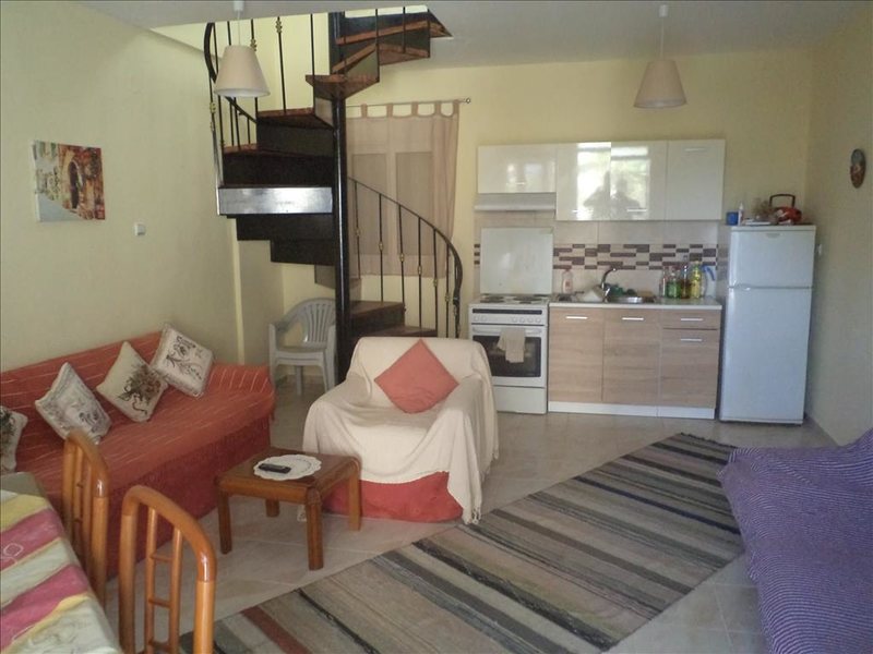 2 Bedroom Maisonette in Paralia Dionysioy RE0864 265006