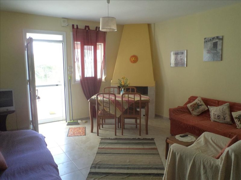 2 Bedroom Maisonette in Paralia Dionysioy RE0864 265009