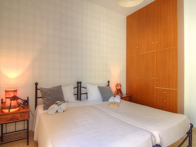 2 Bedroom Villa in Adele RE0460 265216